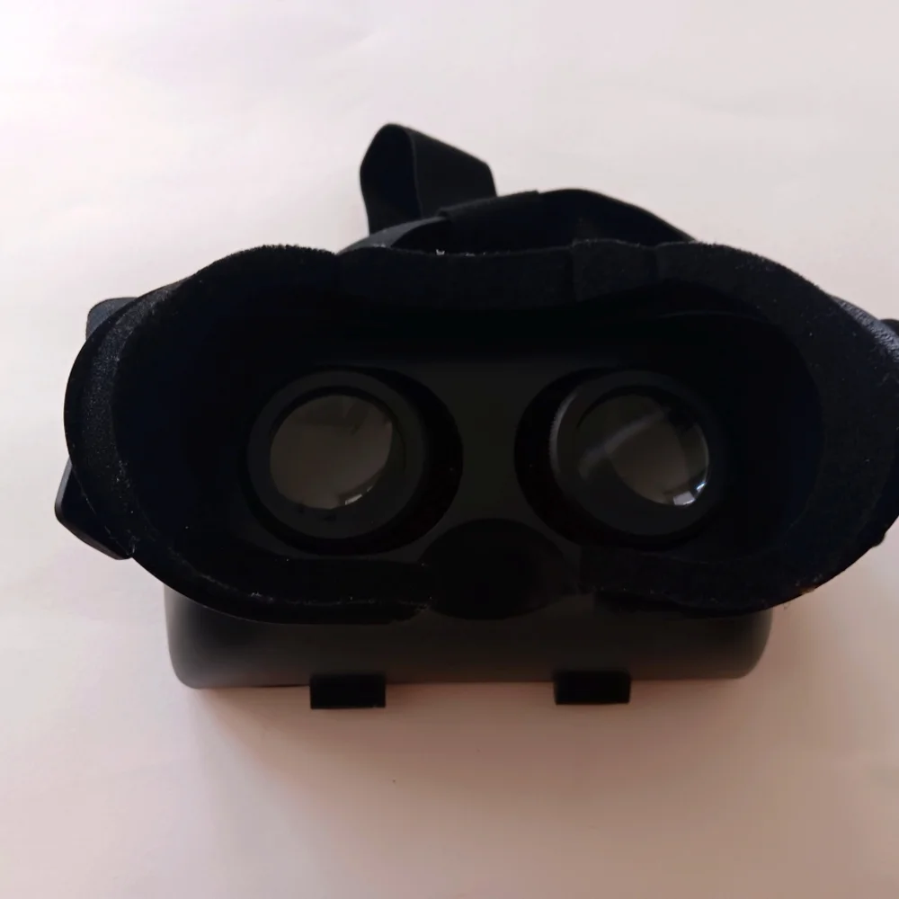 Black Virtual Reality Headset